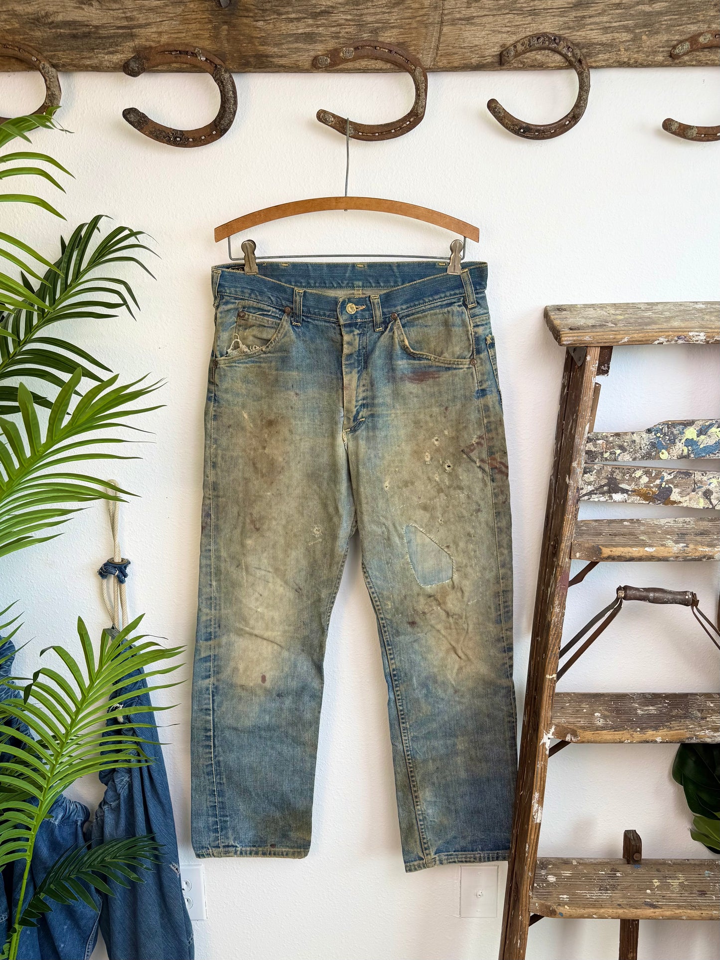 1960s Lee Rider Distressed Splatter Paint Jeans (34)