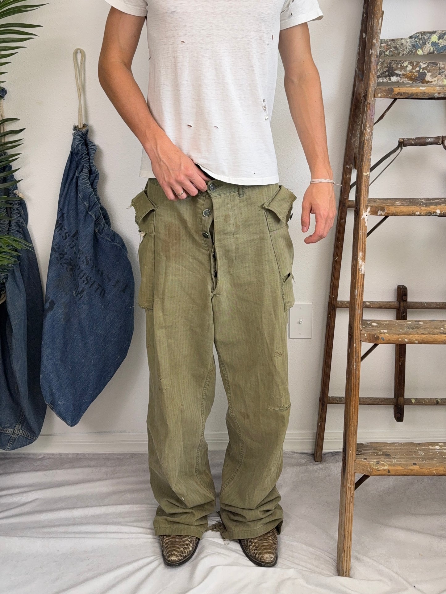 1940s WW2 13 Star Pinstripe Cargo Pants (31)