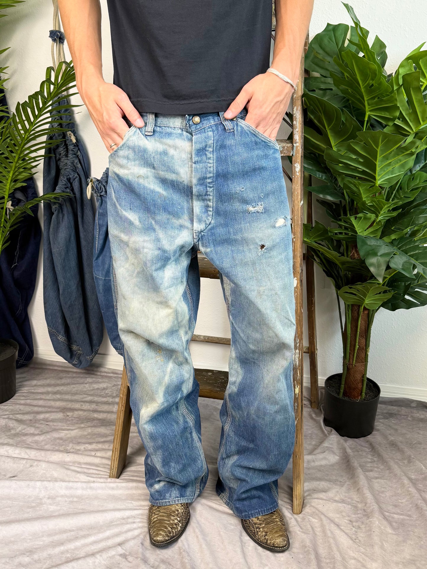 1940s Sanforized Donut Button Sun Faded Denim Jeans (32)