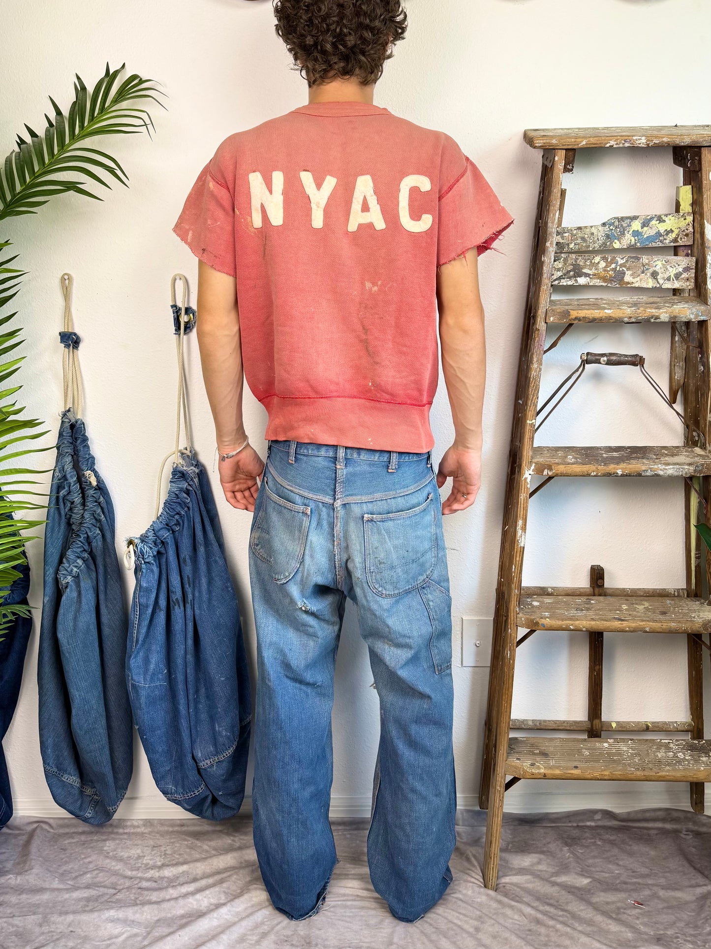 1950s ‘NYAC’ Winged Foot Single V Cut Off Sweatshirt (M/L)
