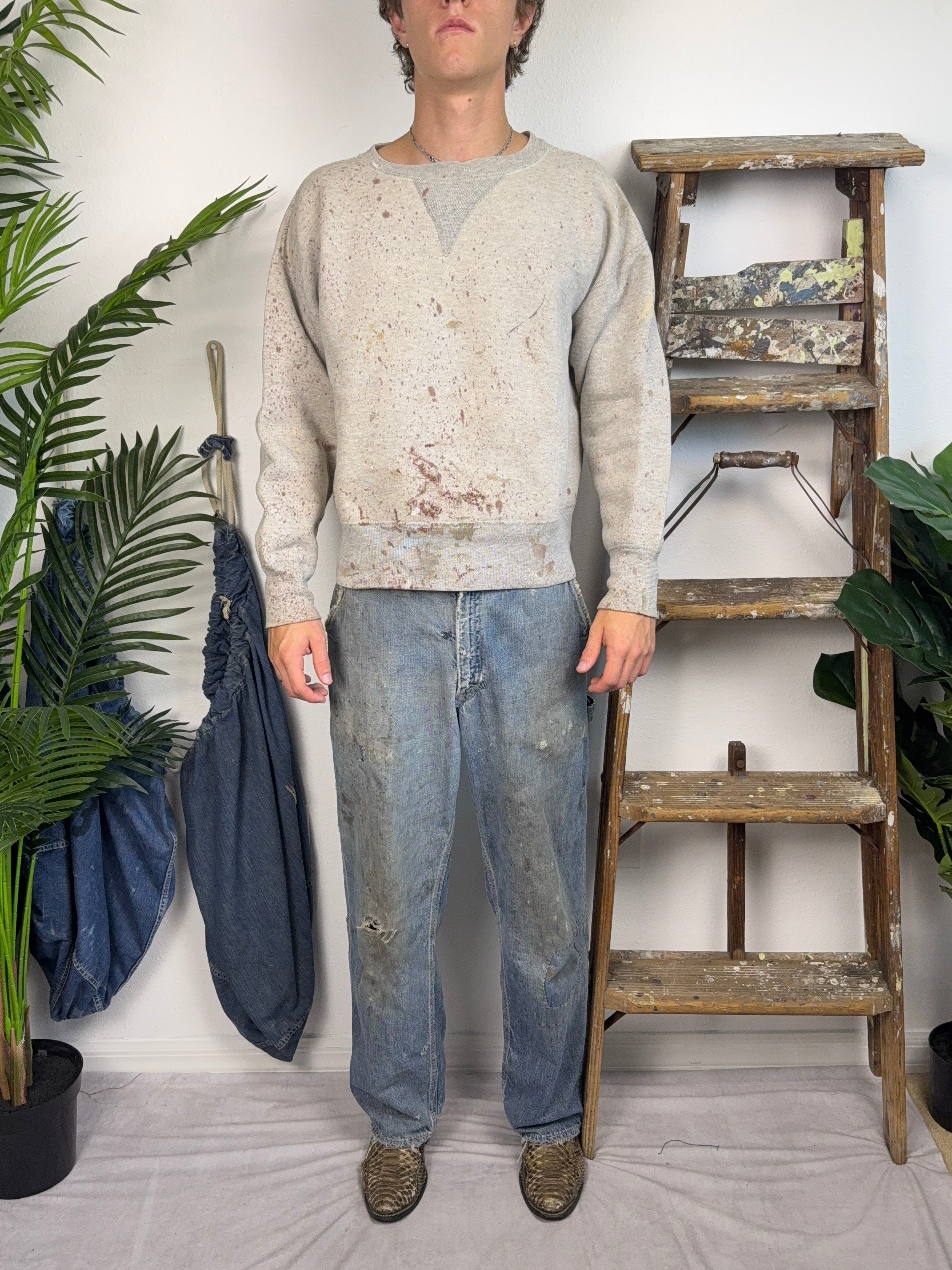 1940’s Two Tone Paint Splatter Deep Single V Sweatshirt (M/L)