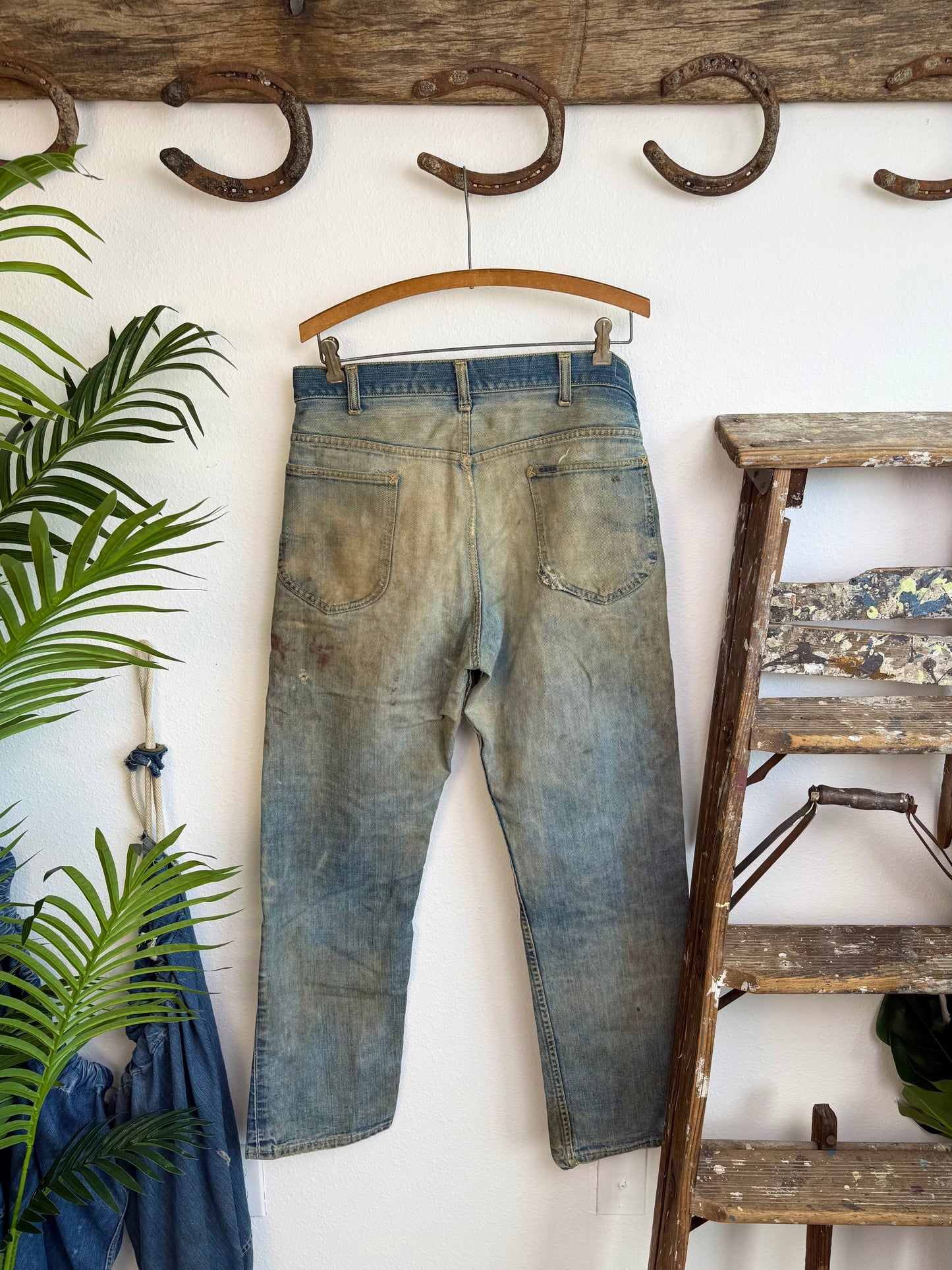 1960s Lee Rider Distressed Splatter Paint Jeans (34)