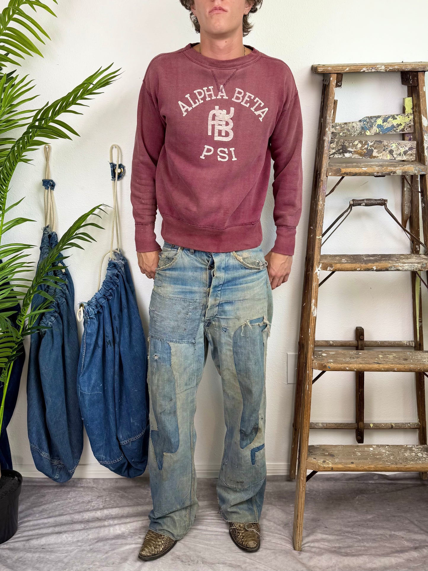 1950s Maroon Single V ‘Perfectly Faded’ Frat Sweatshirt (S/M)