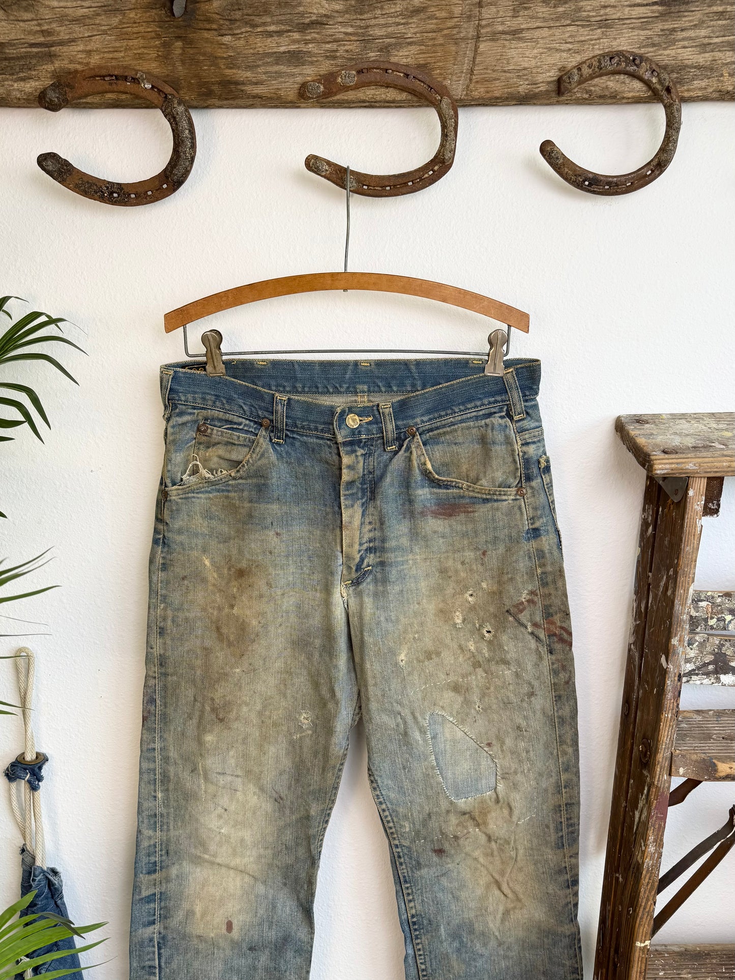 1960s Lee Rider Distressed Splatter Paint Jeans (34)