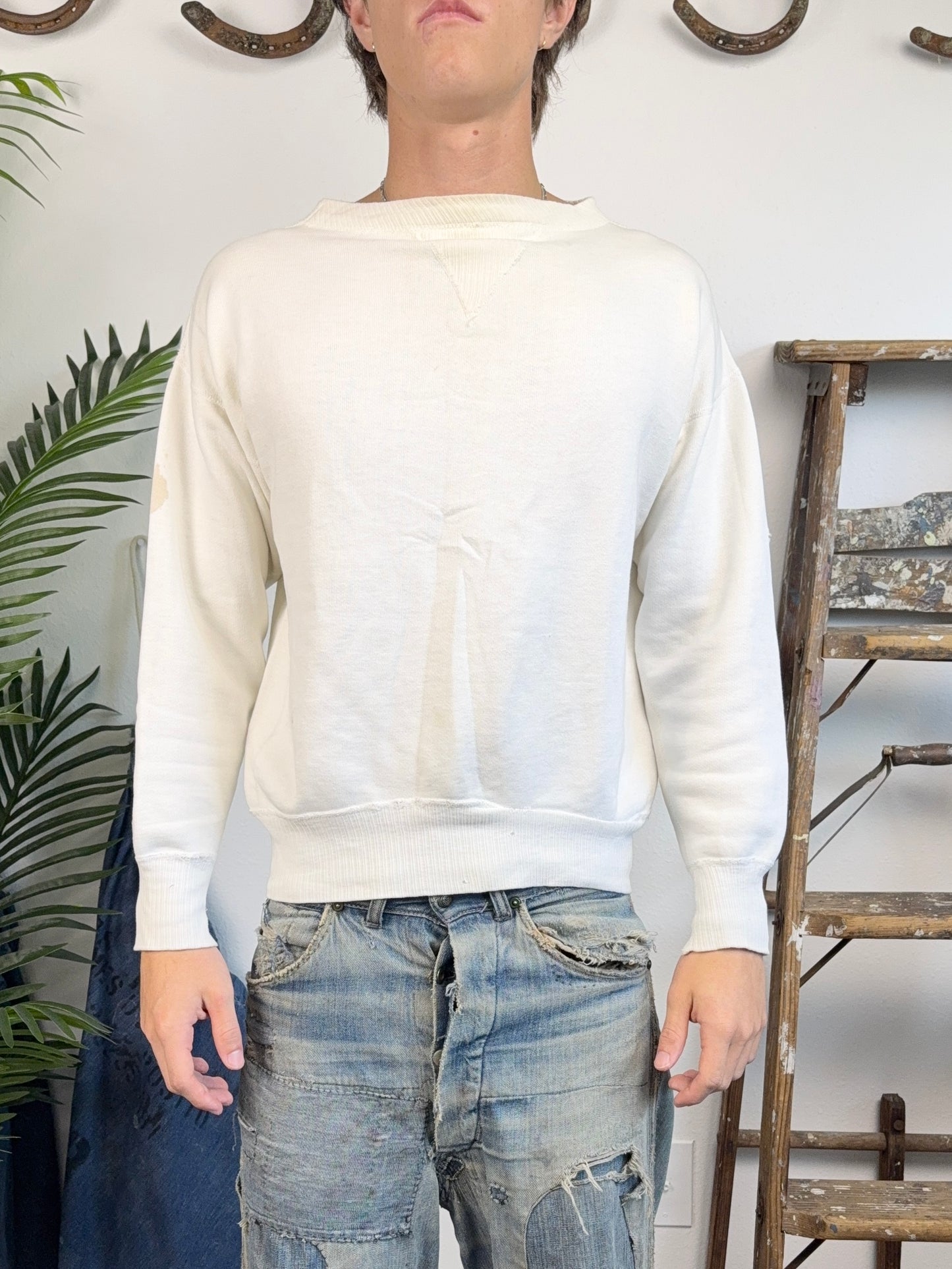 1940s White Ribbed Single V Sweatshirt (S/M)