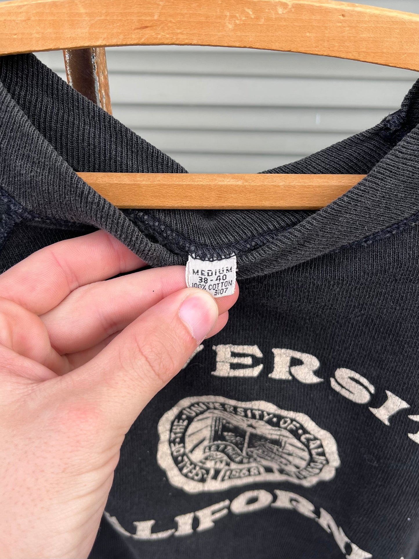 1950’s Black ‘University of California’ Short Sleeve Sweatshirt (S/M)