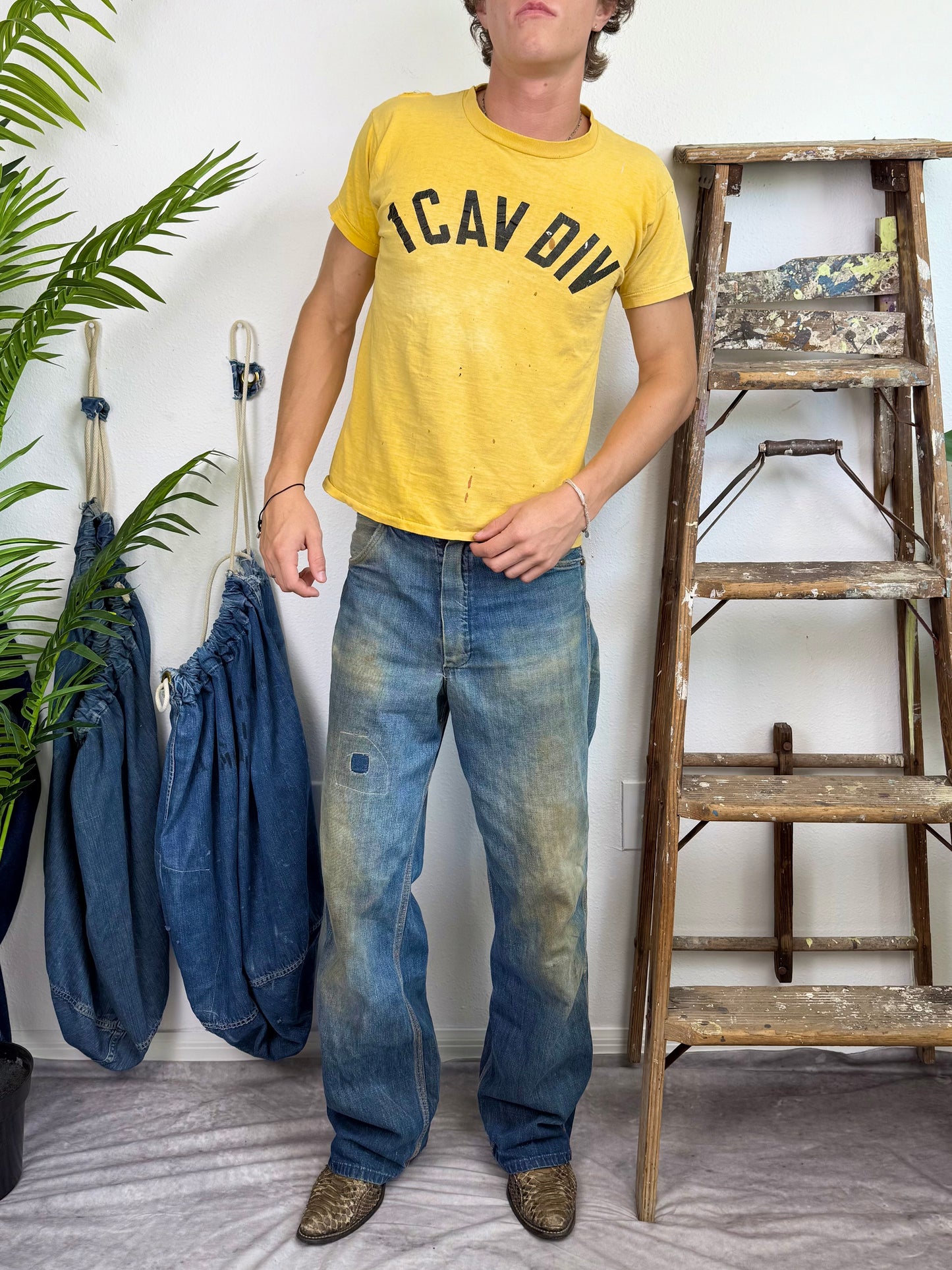 1960s Wilson ‘1 Cav Div’ Sun Faded Military Tee (S/M)