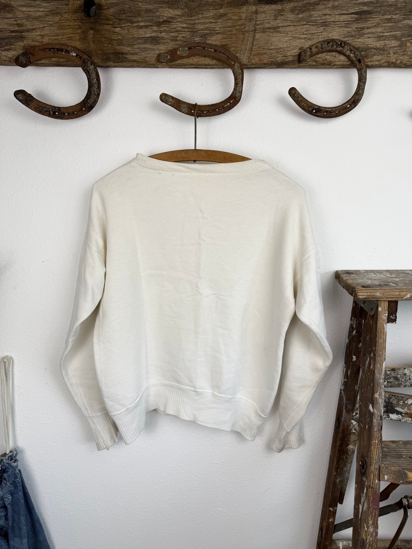 1940s White Ribbed Single V Sweatshirt (S/M)