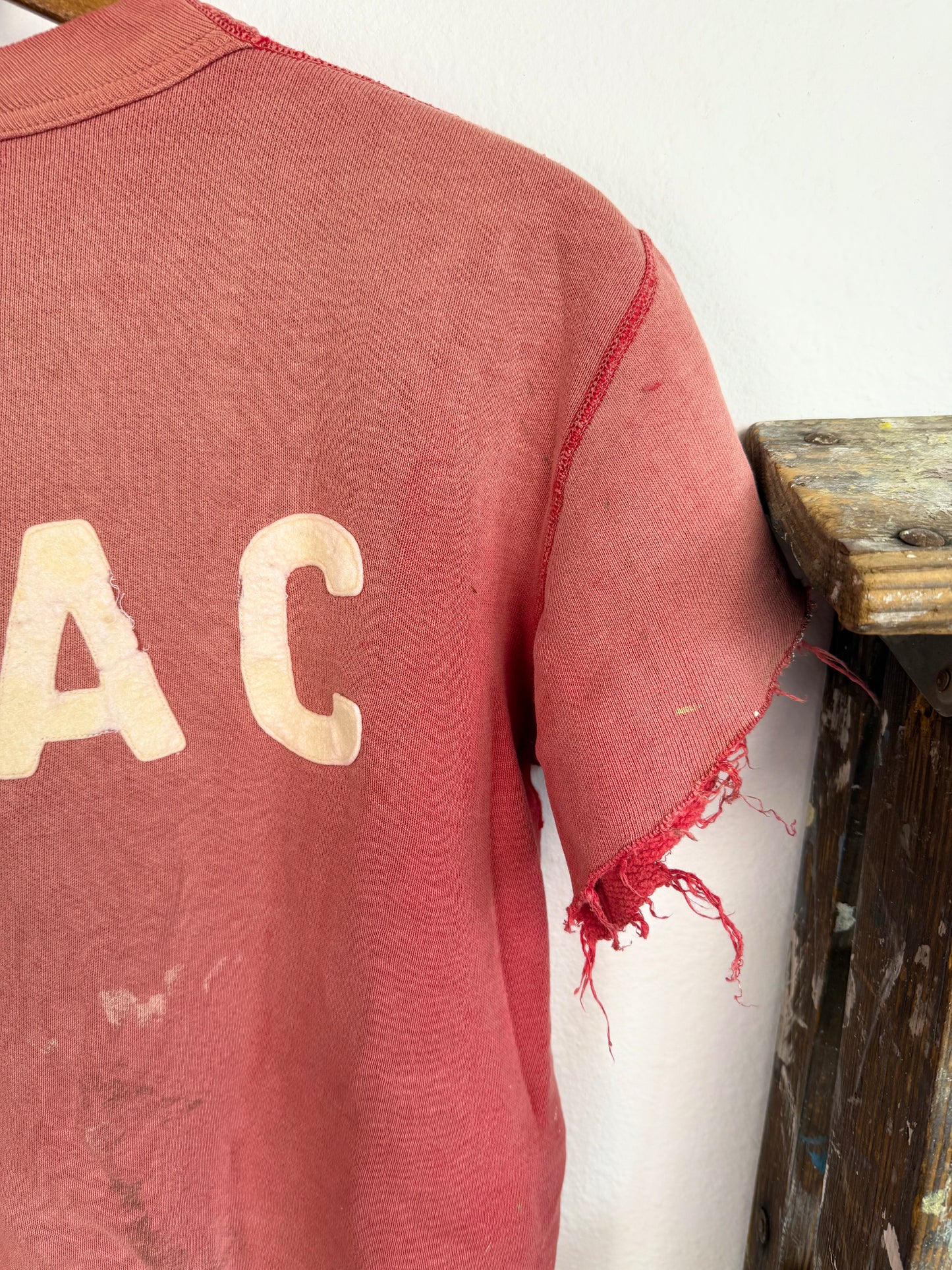 1950s ‘NYAC’ Winged Foot Single V Cut Off Sweatshirt (M/L)