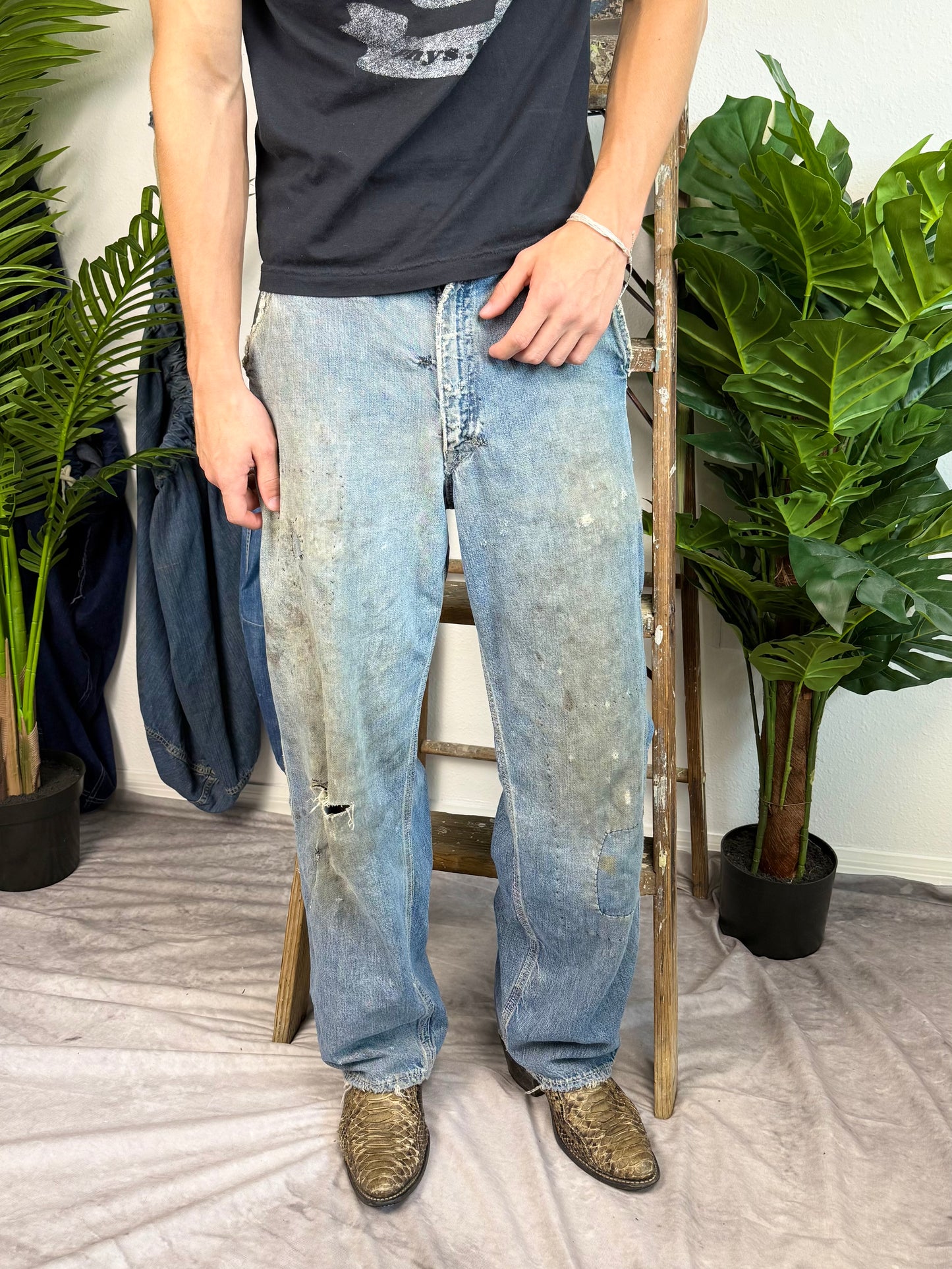 1950s Oshkosh Distressed ‘Mud’ Carpenter Jeans (30)