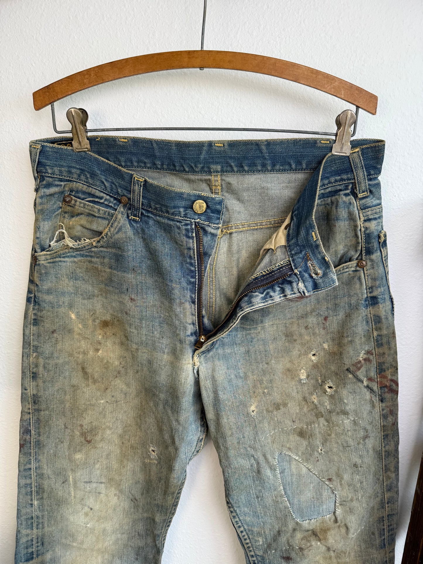 1960s Lee Rider Distressed Splatter Paint Jeans (34)