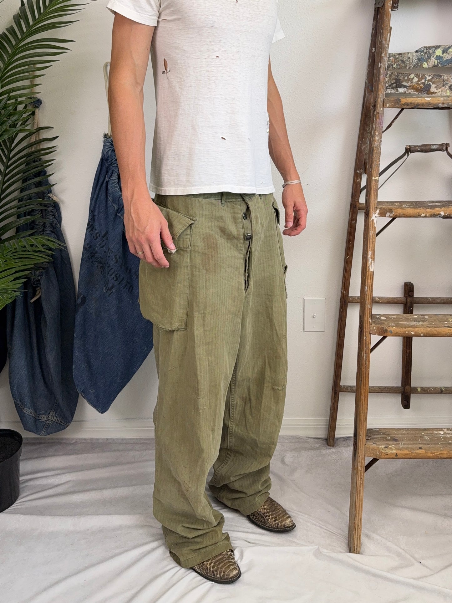 1940s WW2 13 Star Pinstripe Cargo Pants (31)