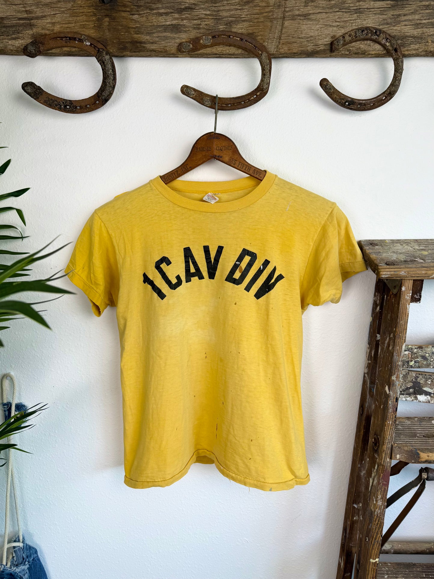 1960s Wilson ‘1 Cav Div’ Sun Faded Military Tee (S/M)