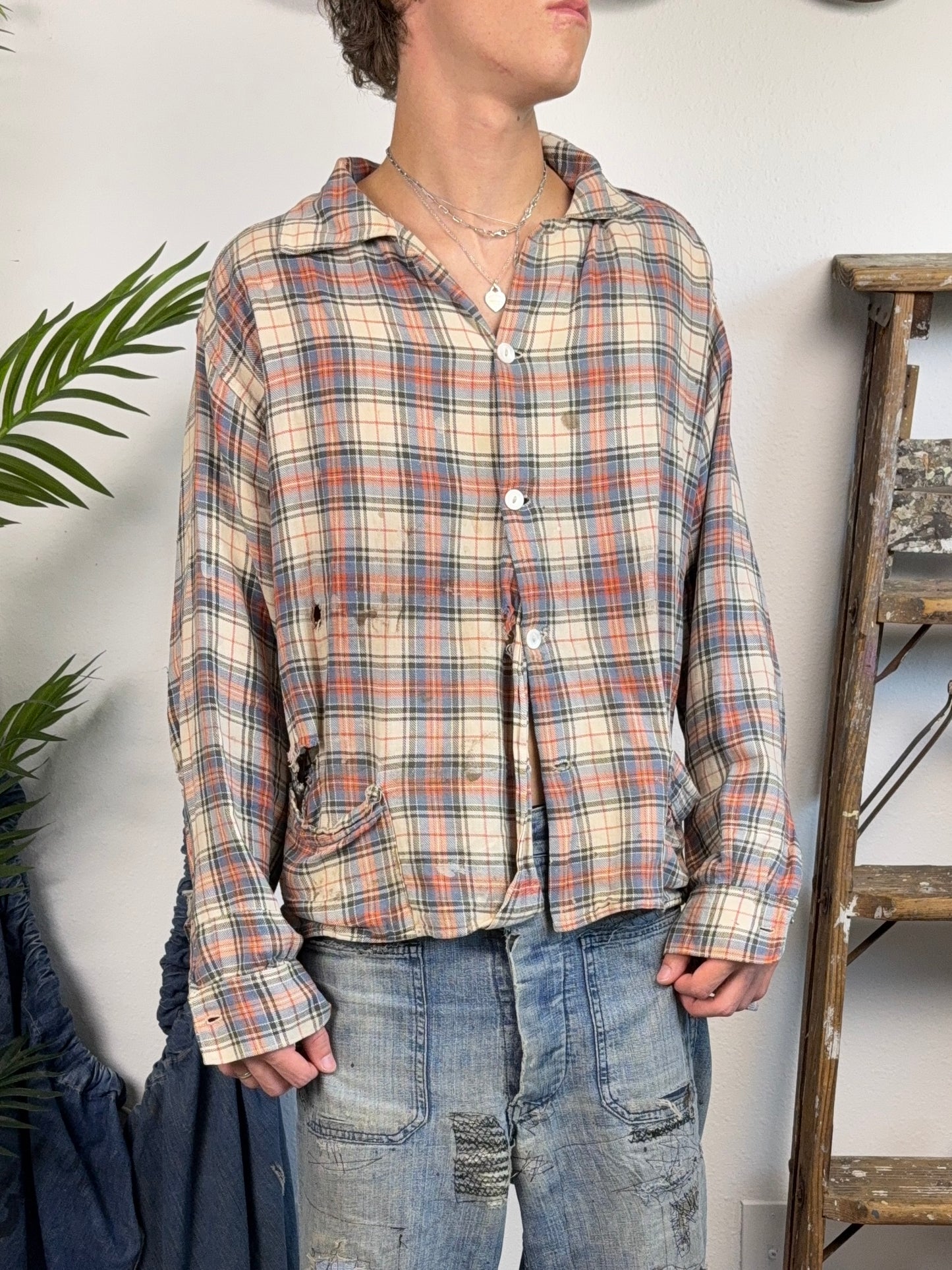 1940s Boxy & Cropped Distressed Flannel (M/L)