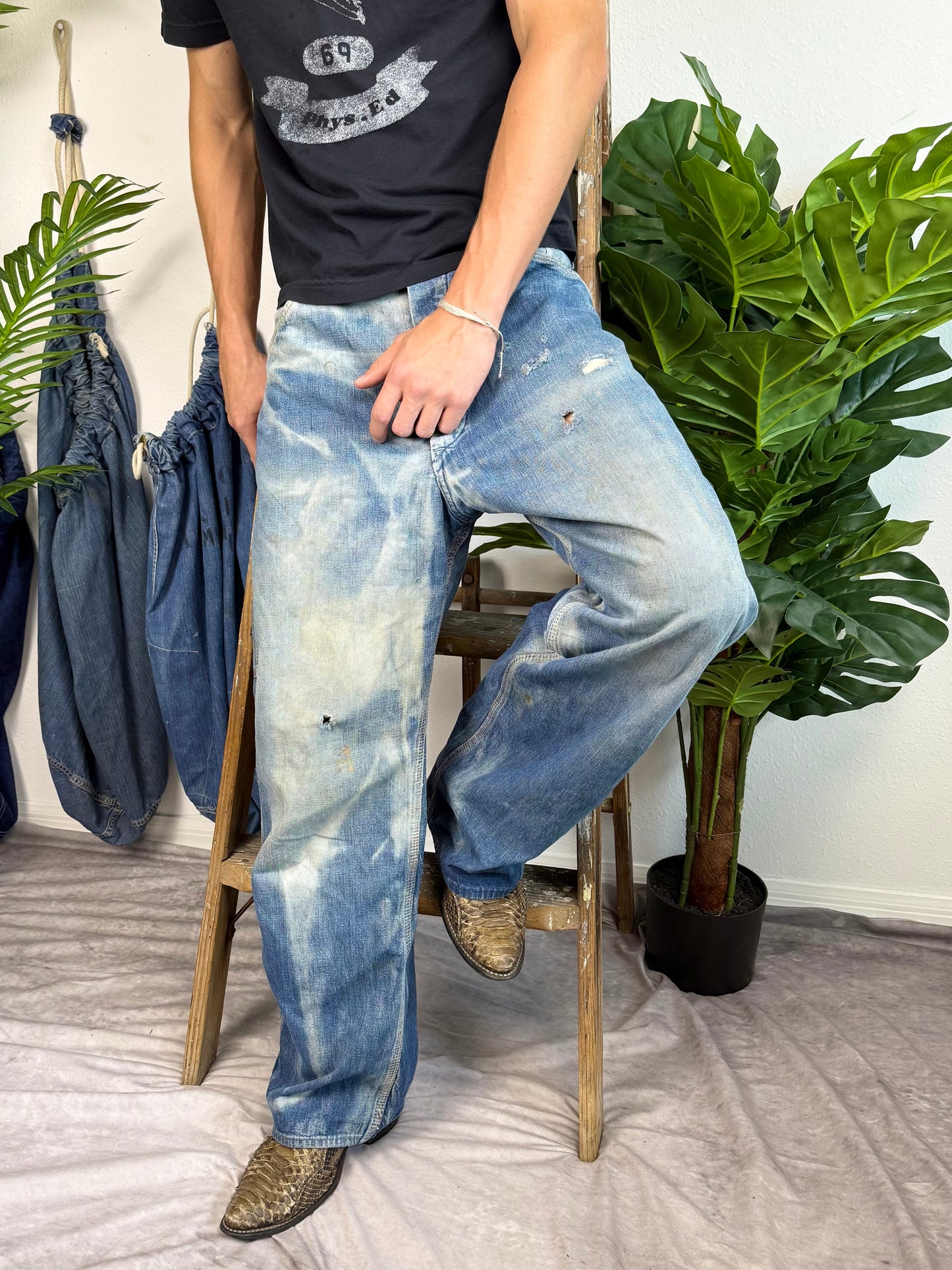 1940s Sanforized Donut Button Sun Faded Denim Jeans (32)