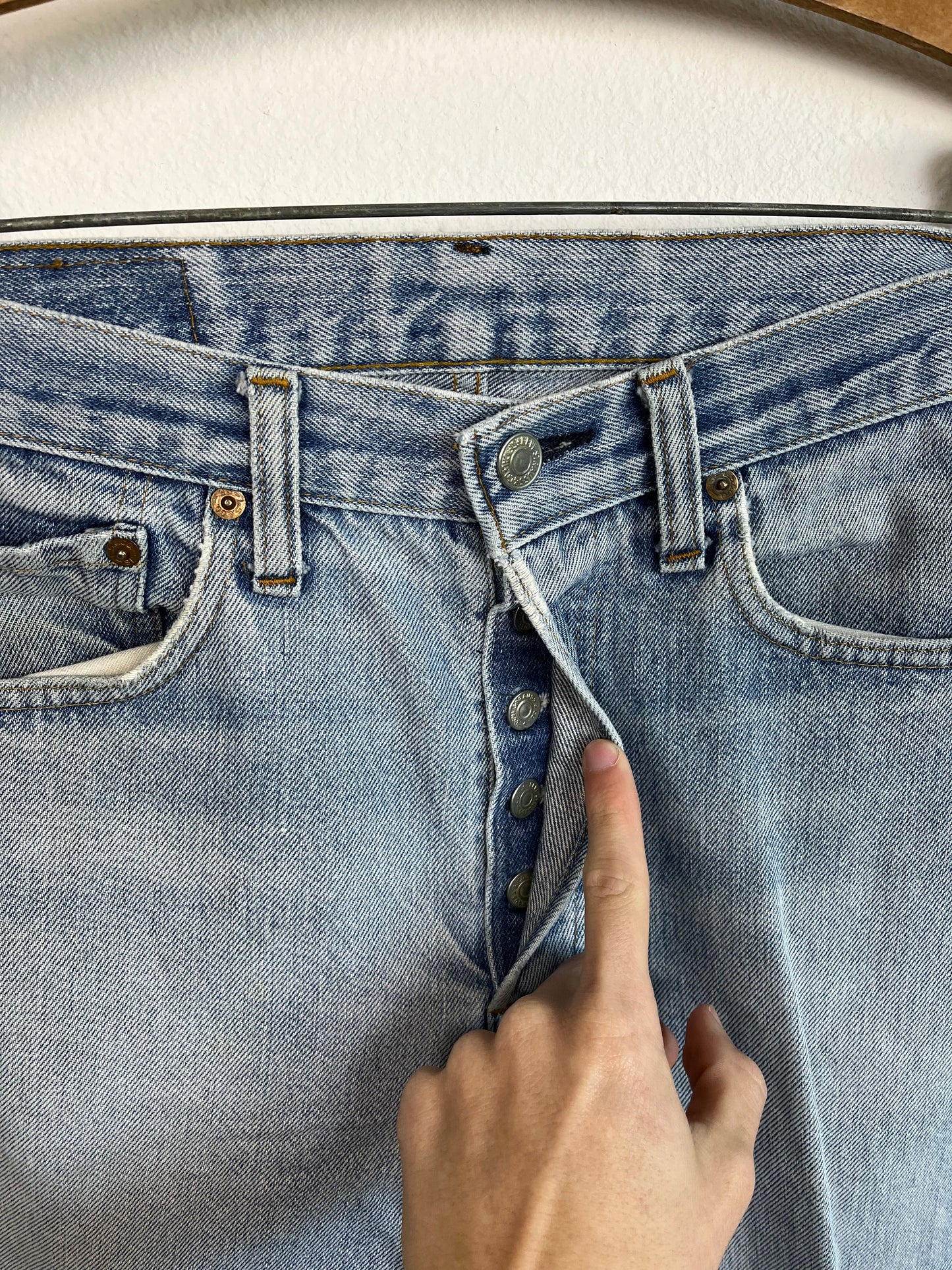 1970’s Levi’s 501 Selvedge Light Wash Jeans (30)