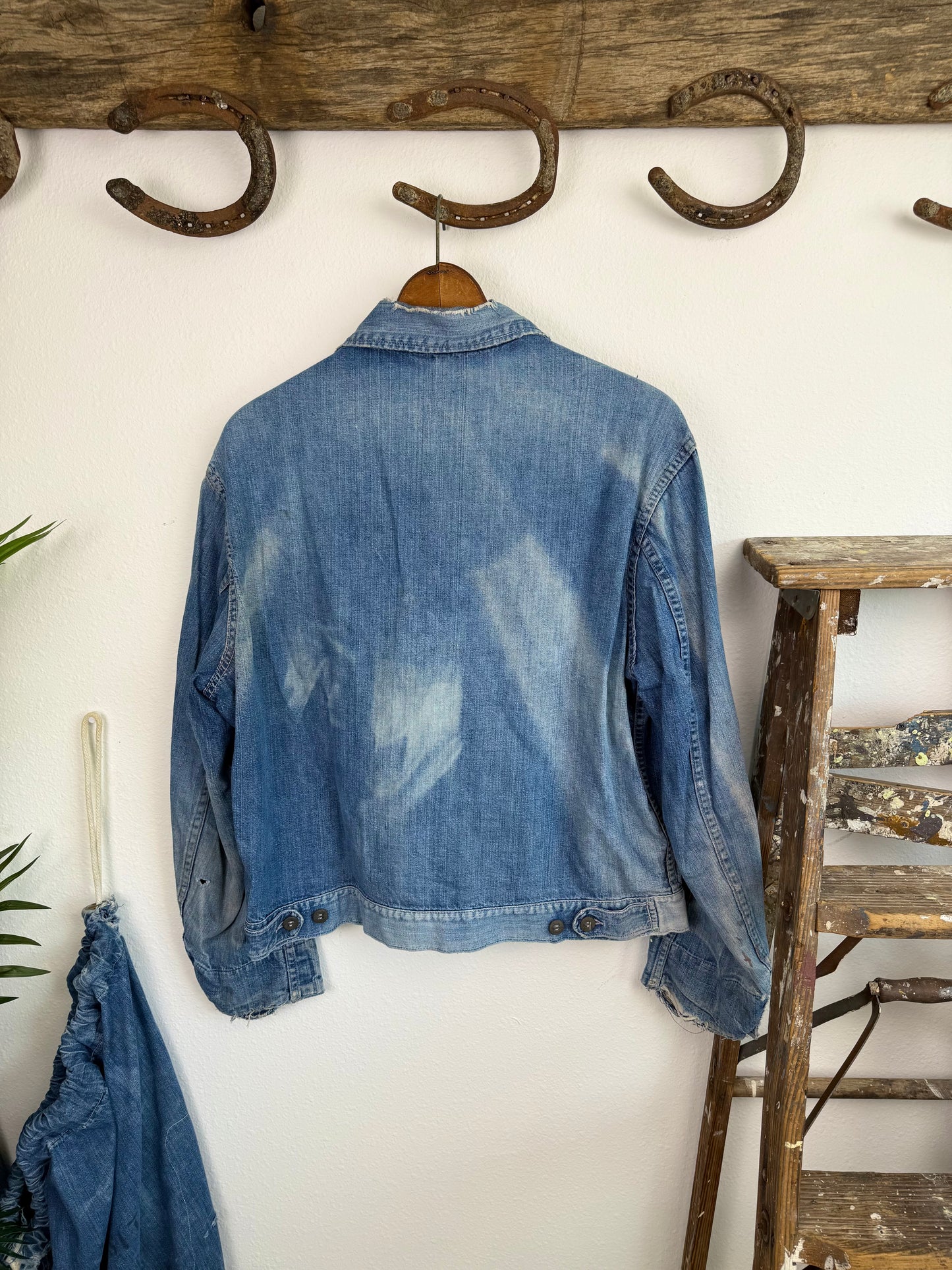 1940s Pocket Zipper Sun Faded Denim Jacket (XL)