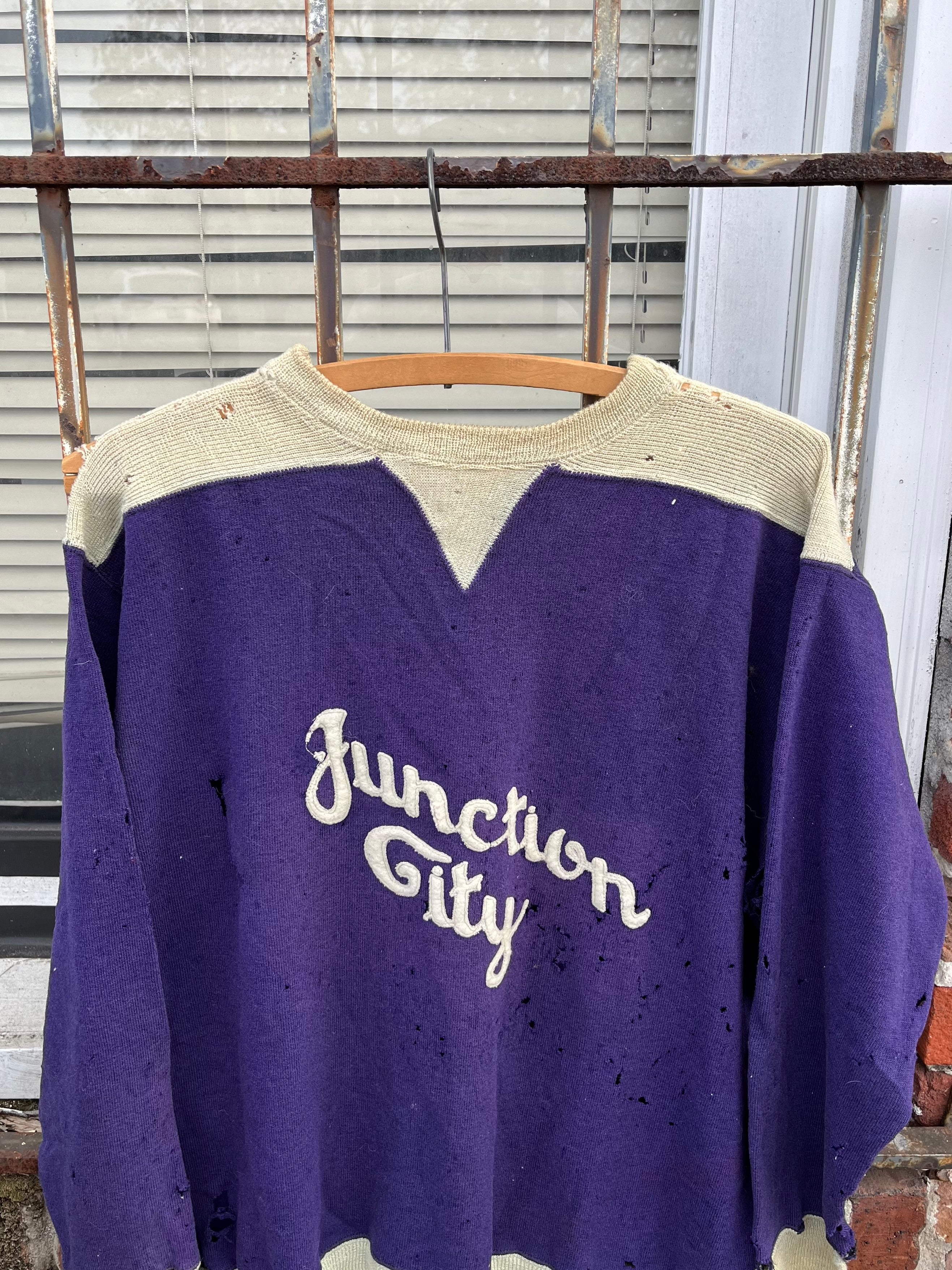 1920’s/1930’s Two Tone Double V Lowe & Campbell Sweatshirt (M/L)