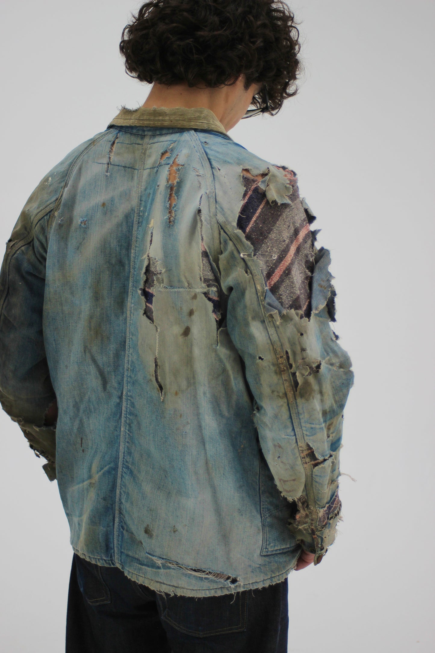 1940s Heavily Distressed and Sun Faded Denim Chore Jacket (M/L)